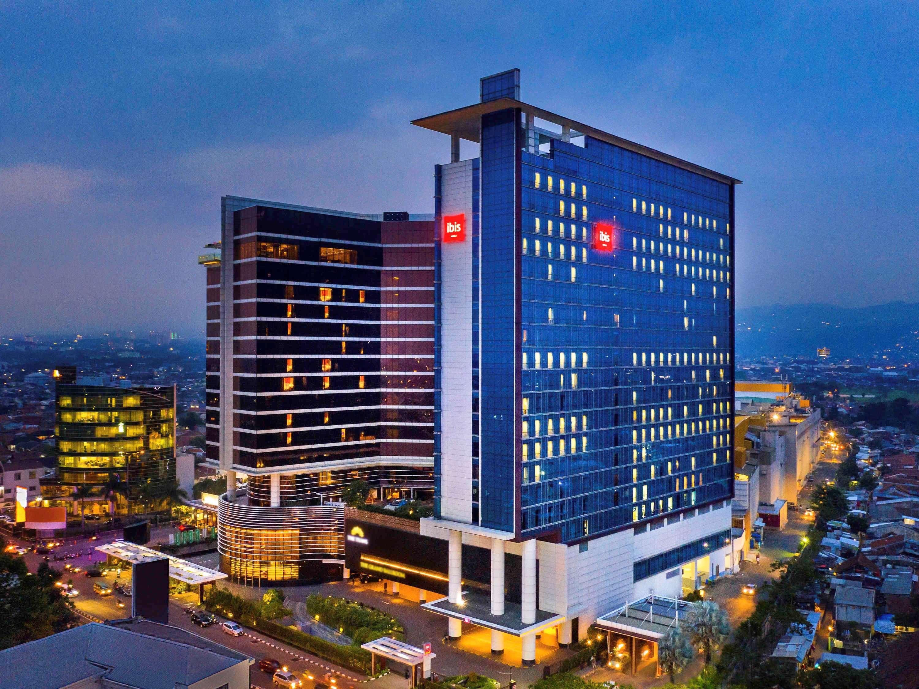 Ibis Bandung Trans Studio Exteriör bild