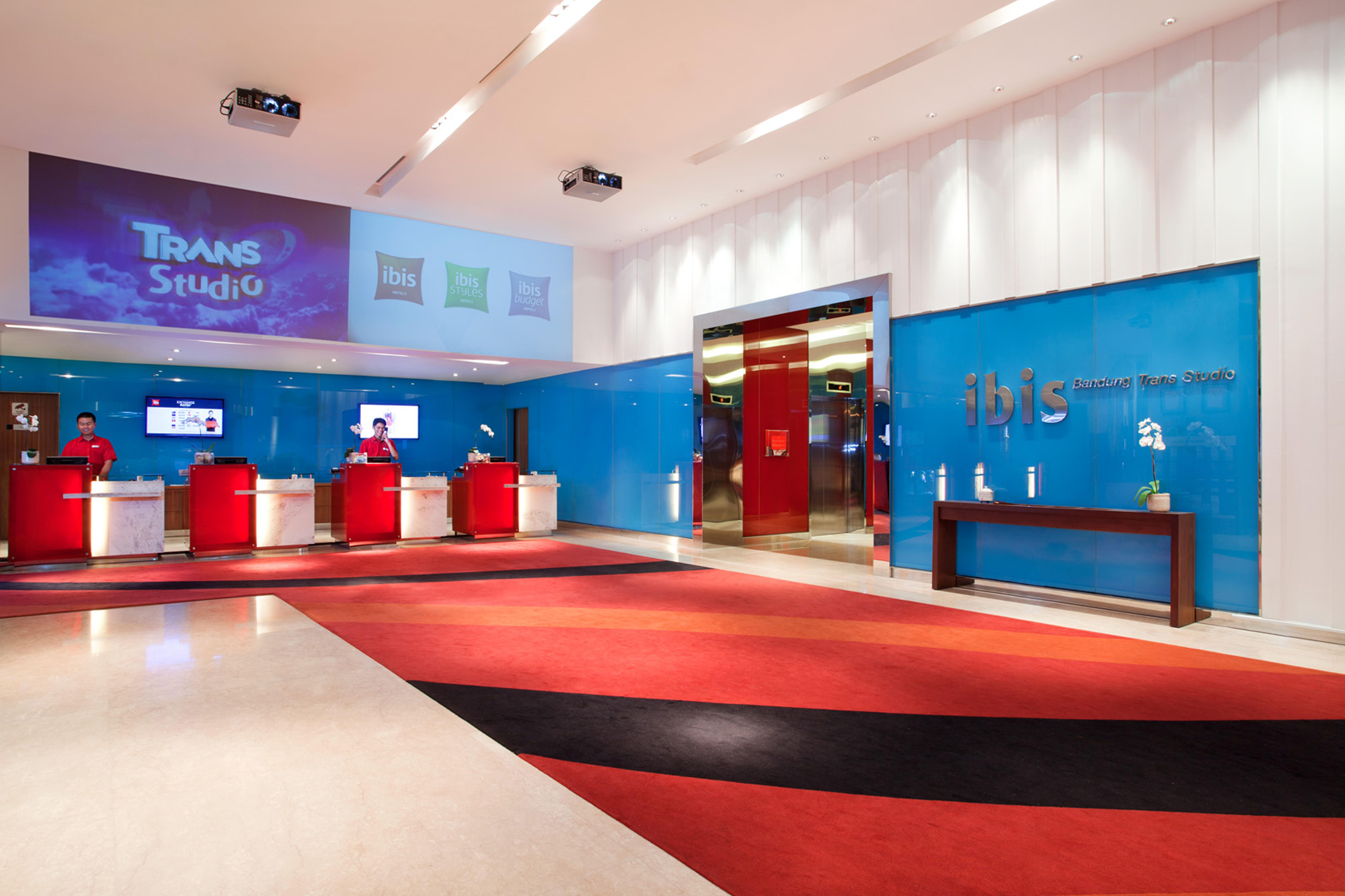 Ibis Bandung Trans Studio Exteriör bild