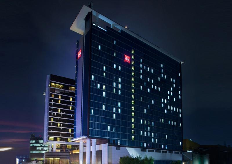 Ibis Bandung Trans Studio Exteriör bild