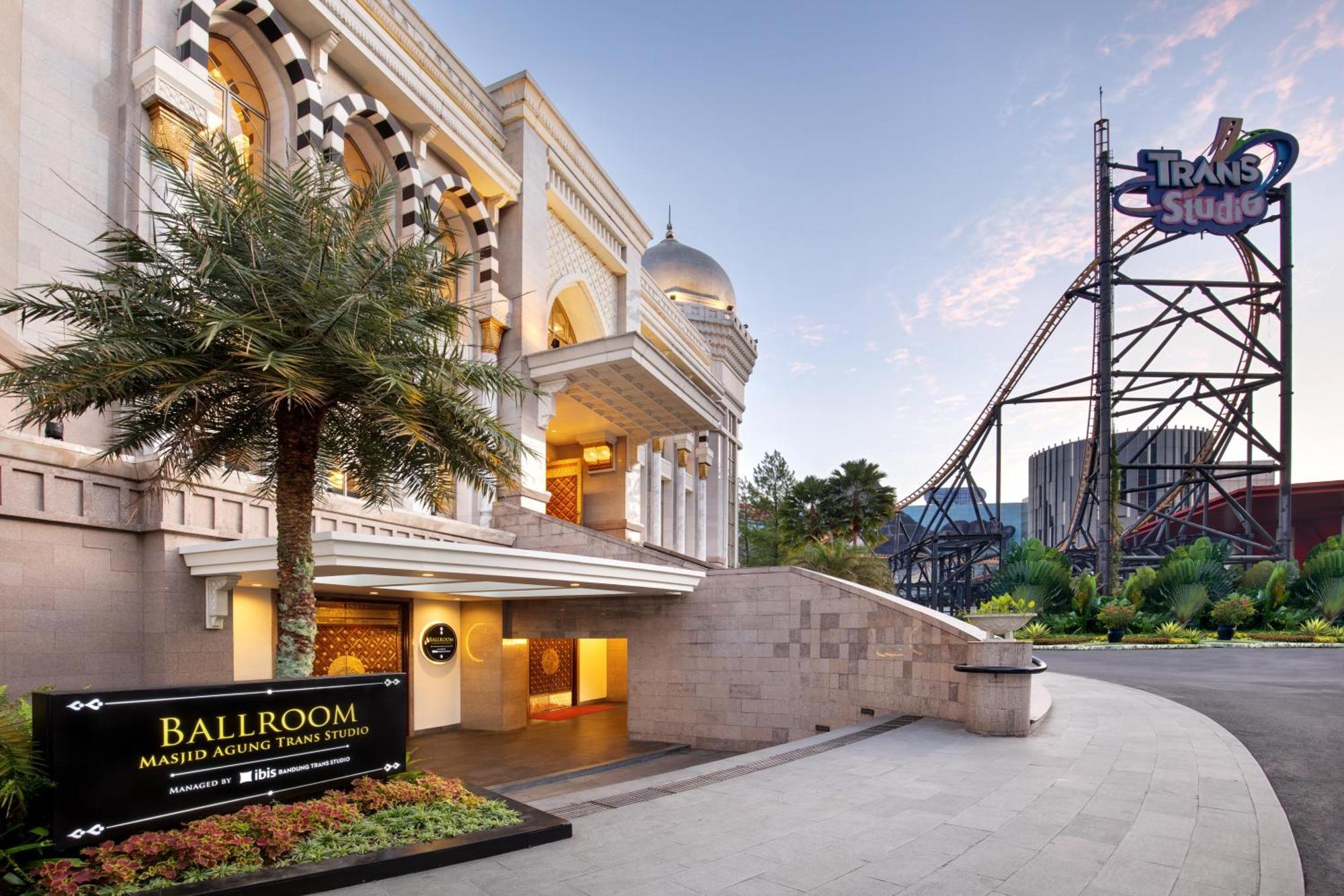 Ibis Bandung Trans Studio Exteriör bild