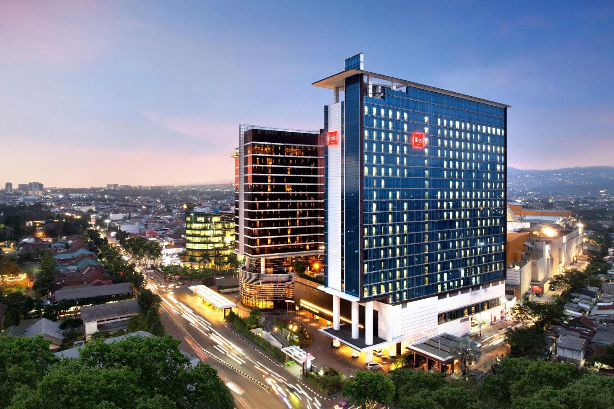 Ibis Bandung Trans Studio Exteriör bild