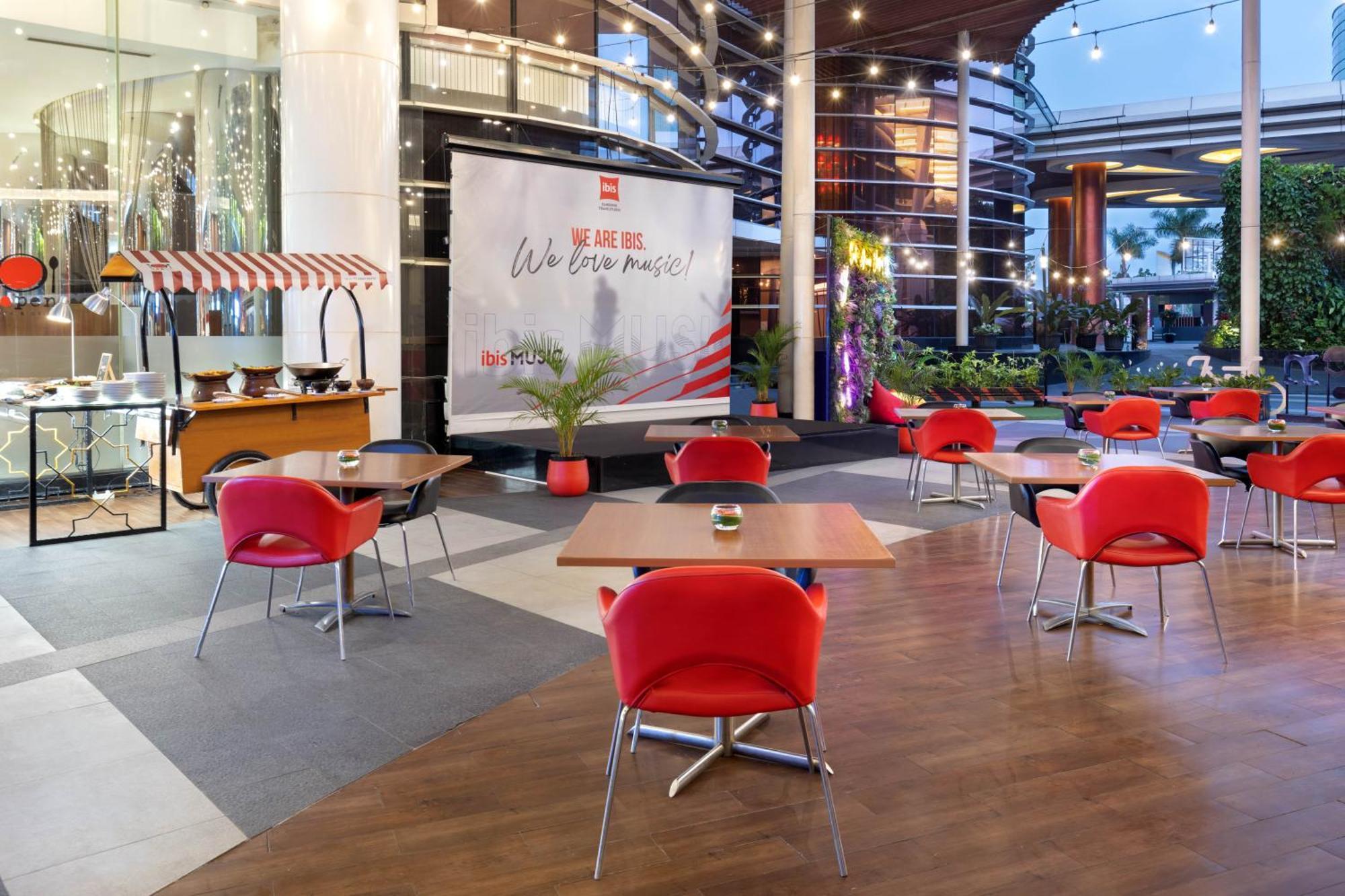 Ibis Bandung Trans Studio Exteriör bild
